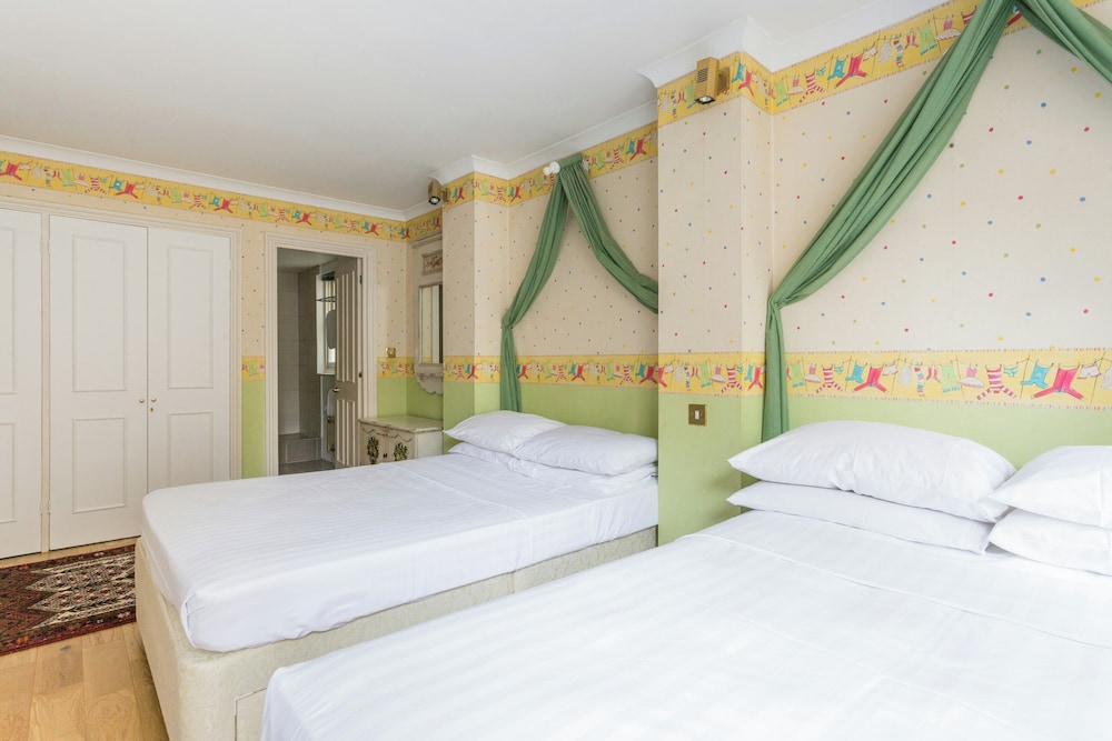 Hyde Park Gate II by Onefinestay