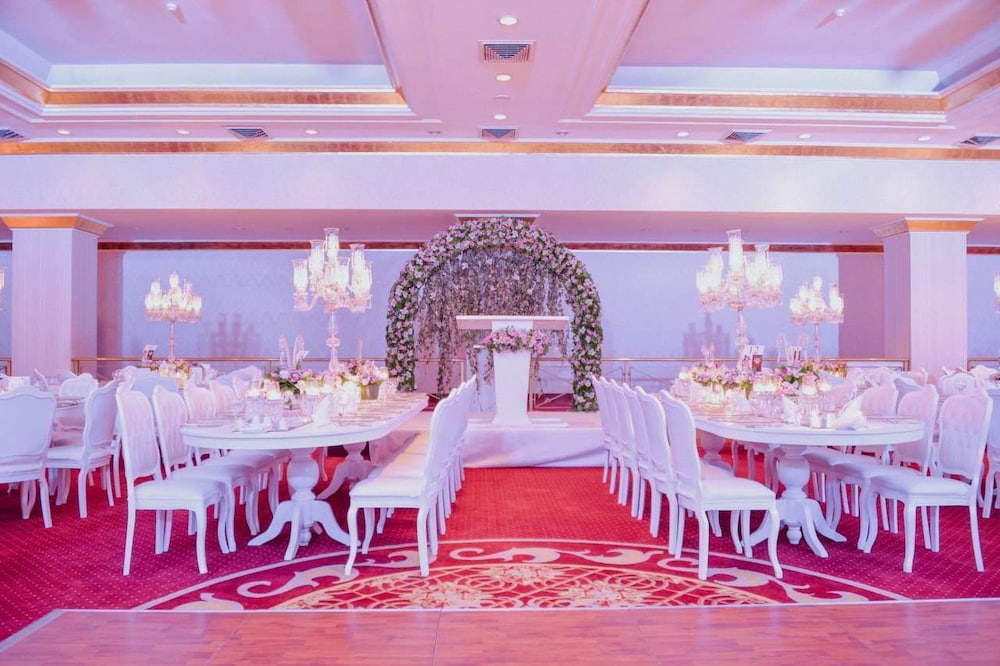 Ege Palas İş Oteli - Image 32