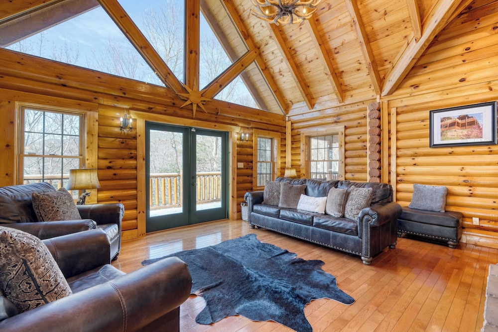American Dream by Avantstay Deck w/ Views Theater, Game Room, Community Pool