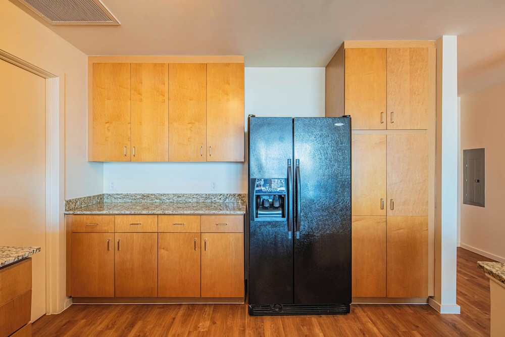 ROVE LIVING/KL - 44 Monroe