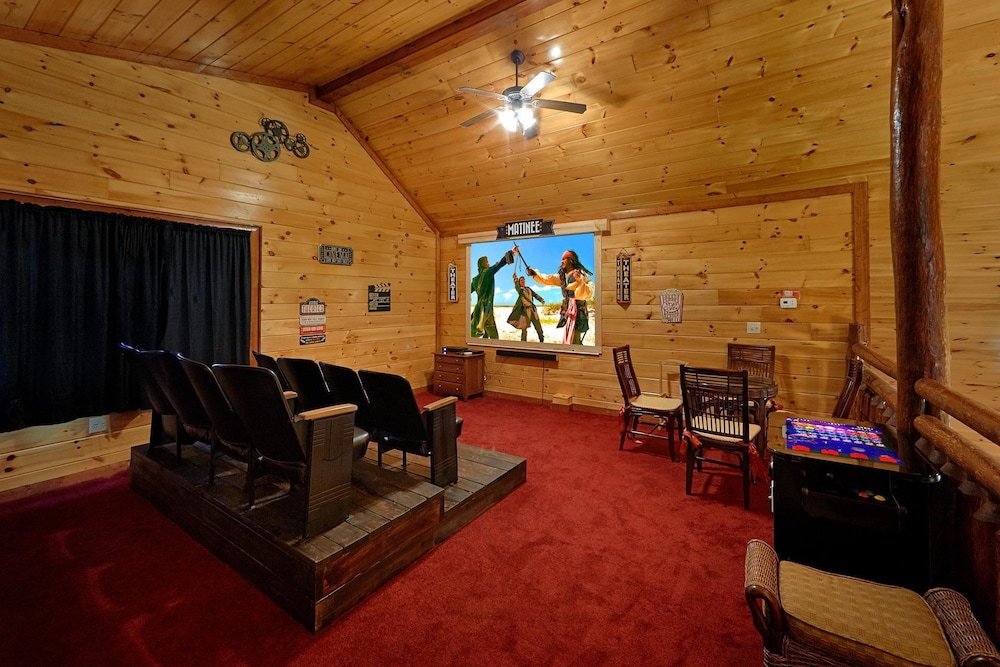 Sweet Tranquility Pool Lodge Apartment 4