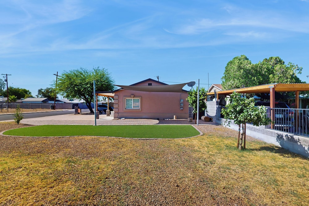 Home in Great Location - AC, W & D, Dog Friendly