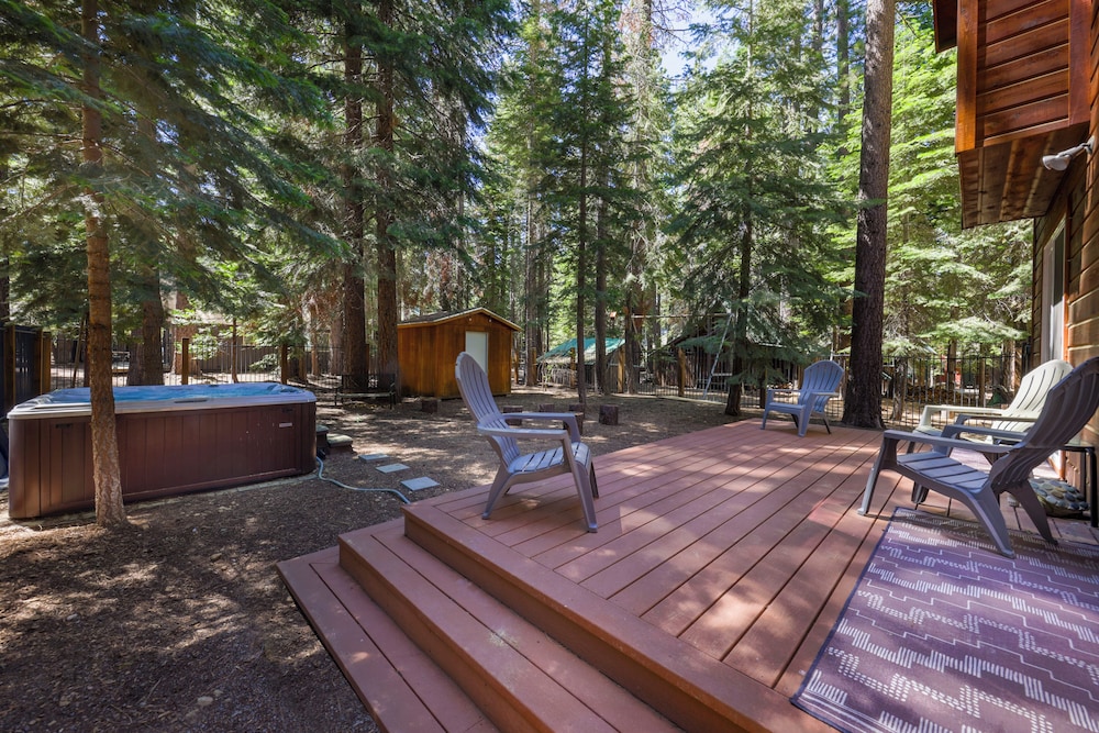 Hotel Alpine Gem - Image 1