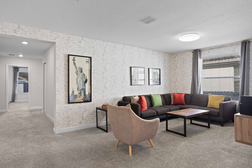 4718 Sleepy Hollow Drive