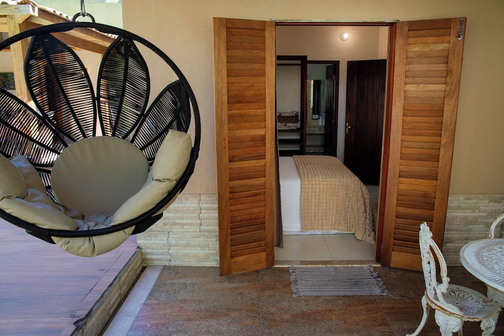 Casa com Piscina e Churrasqueira no Pantanal