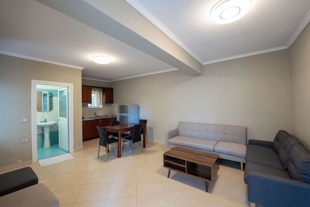 Sunny Villa