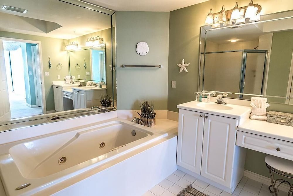 Beach Front Destination 3 Bedroom Holiday Home by Five Star Properties