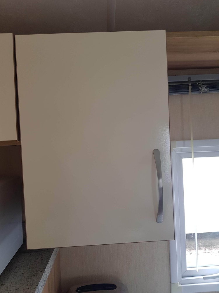 2br-pool-garden-parking-wifi-sleeps6 view 4