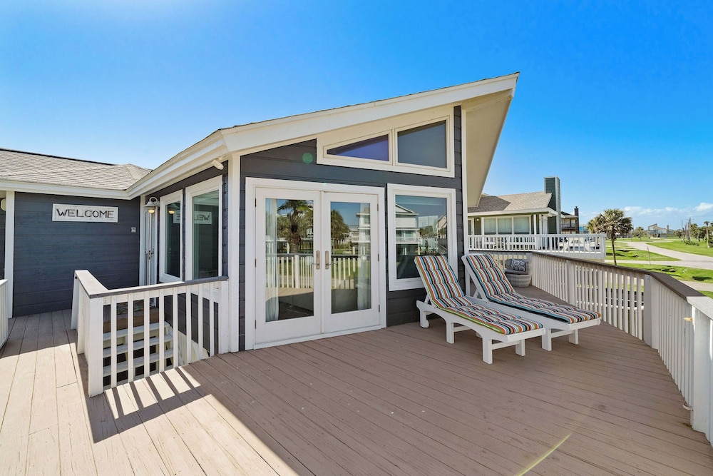 Coastal Cottage by Ryson Vacation Rentals