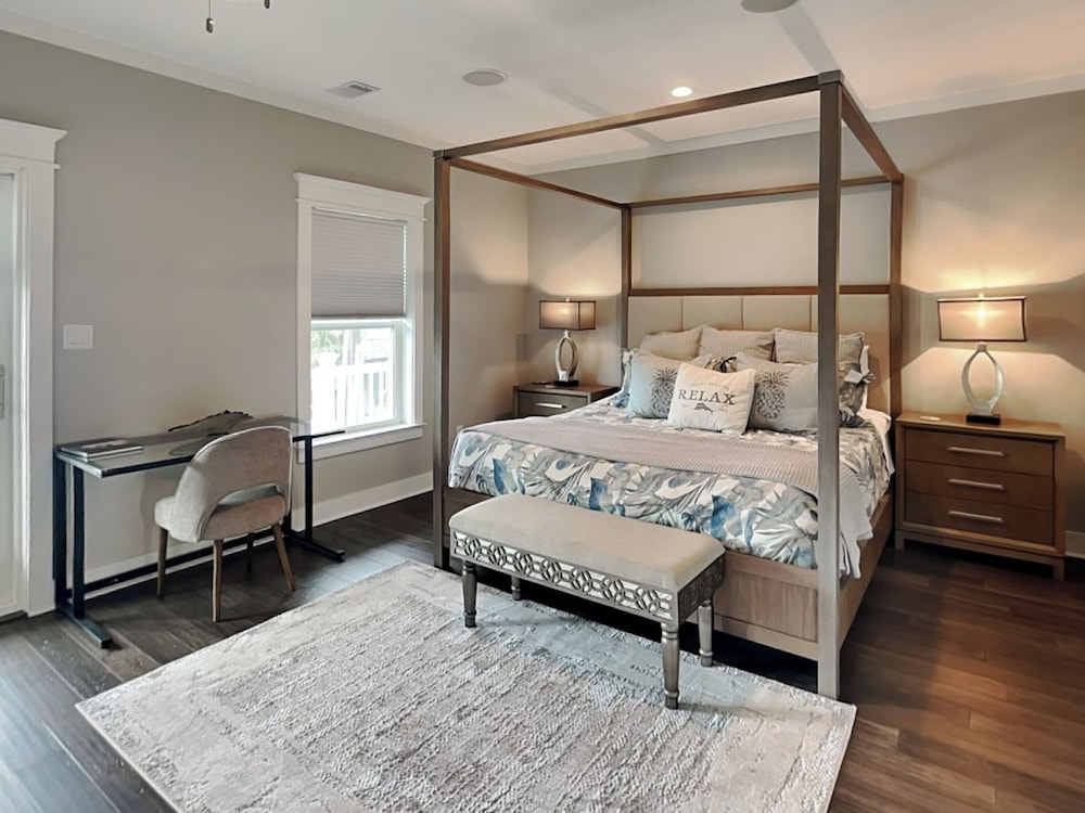 Rosé By The Bay by Ryson Vacation Rentals