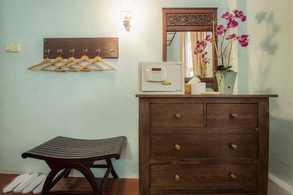 PalanquInn Heritage Suites