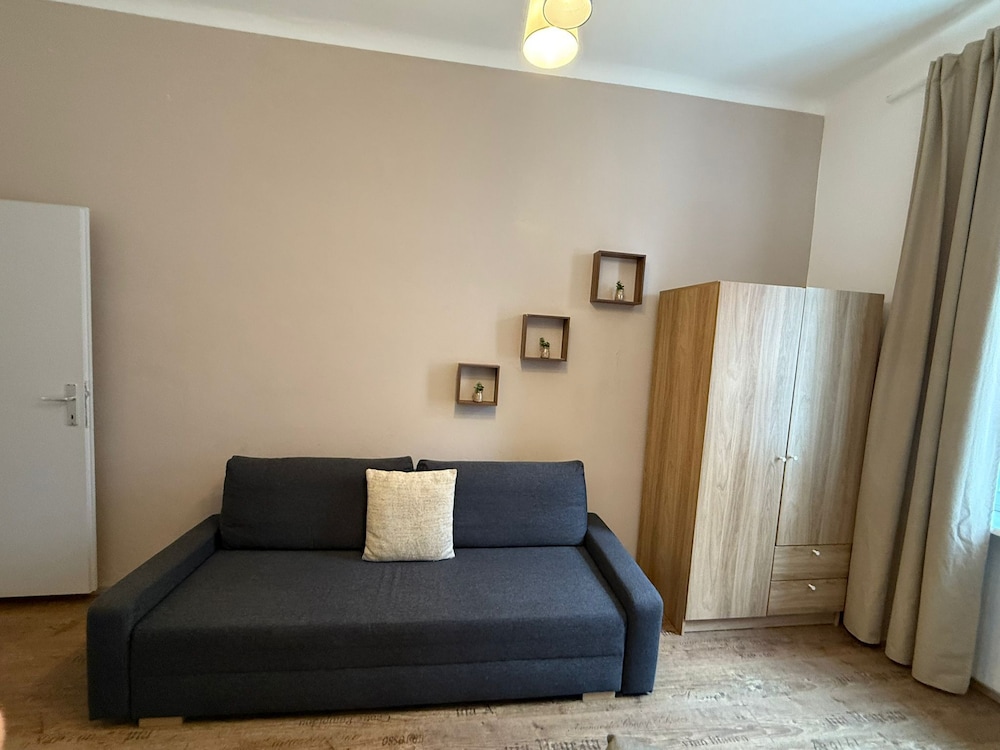 Stylish 1BR Apt Walk to Schonbrunn