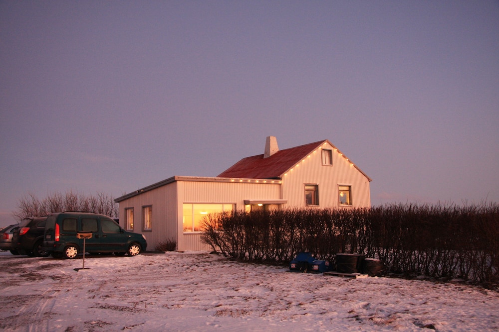 Lækjarkot Rooms and Cottages with Kitchen