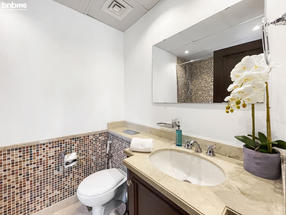 1B-Reehan 5-G08 by bnbme homes