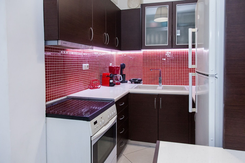 Beautiful new decorated apt in Athens