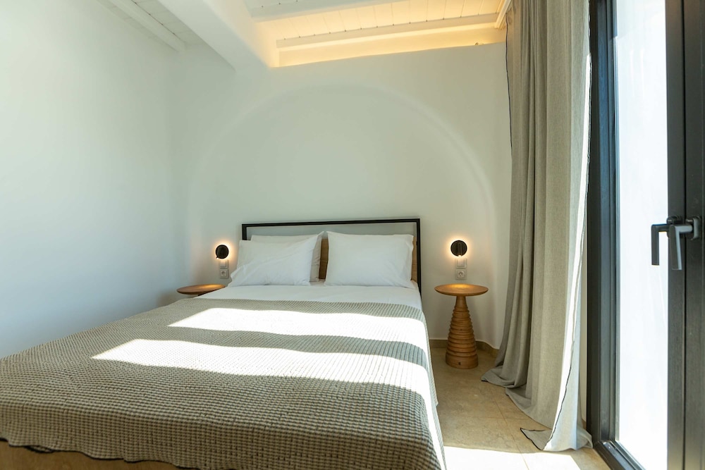 Apellon Mykonos Luxury Seaview Retreat