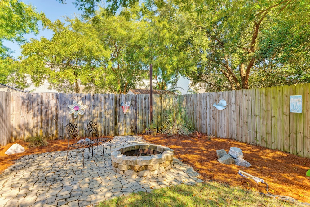 2 Private Outdoor Spaces: Gulf Breeze Townhome!