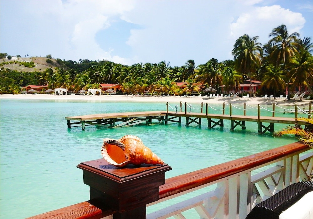 Abaka Bay Resort