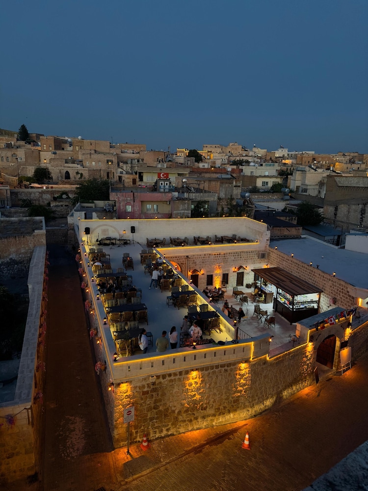 Şahmeran Otel Cafe Restoran view 2