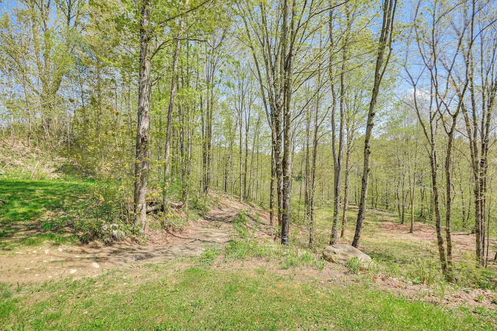 Fish, Hike & Ski: Spacious Family Escape in Eden