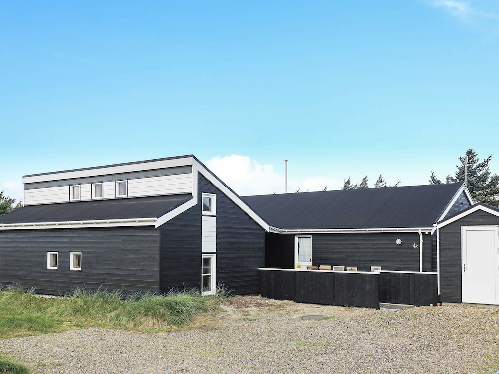 Spacious Cottage in Harboøre With Sauna view 4