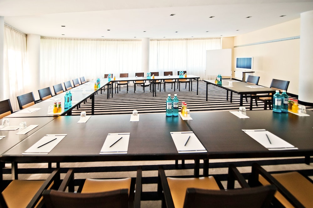 Frankfurt Vacations - Bristol Hotel Frankfurt - Property Image 24