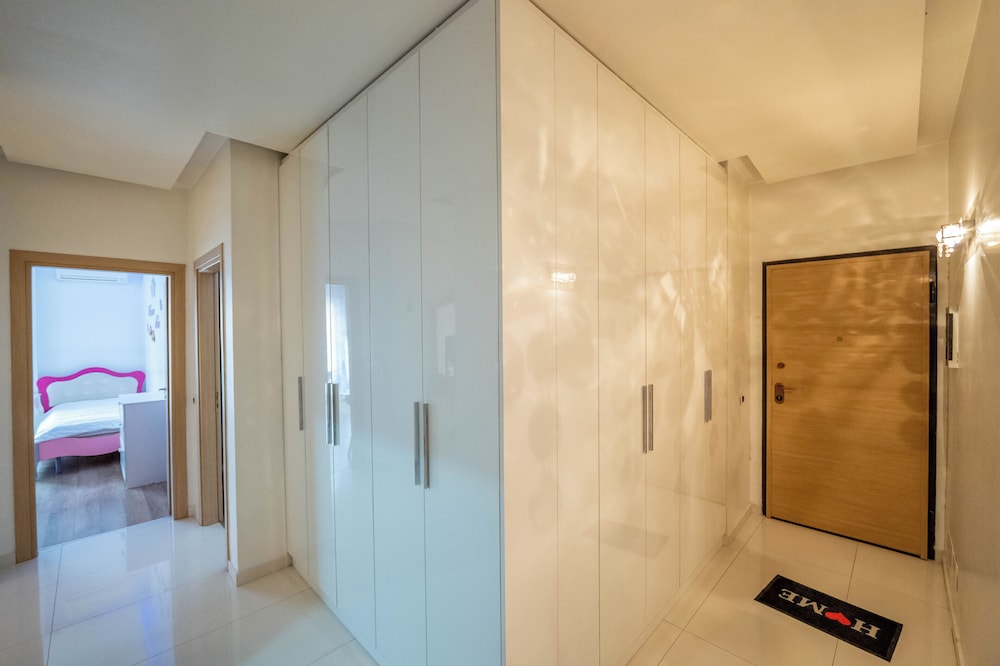 Tirent Apartment-Spacious 2-Bedroom Stay in Delijorgji Tirana