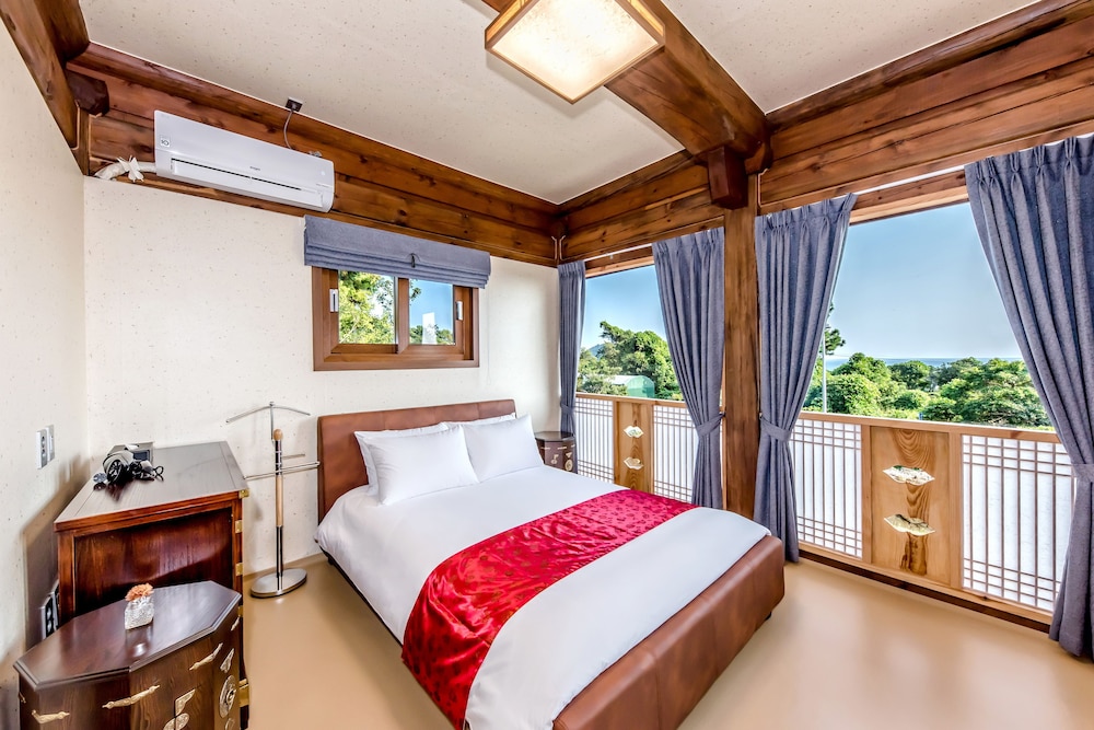 Hanok Hotel Hallagung 13