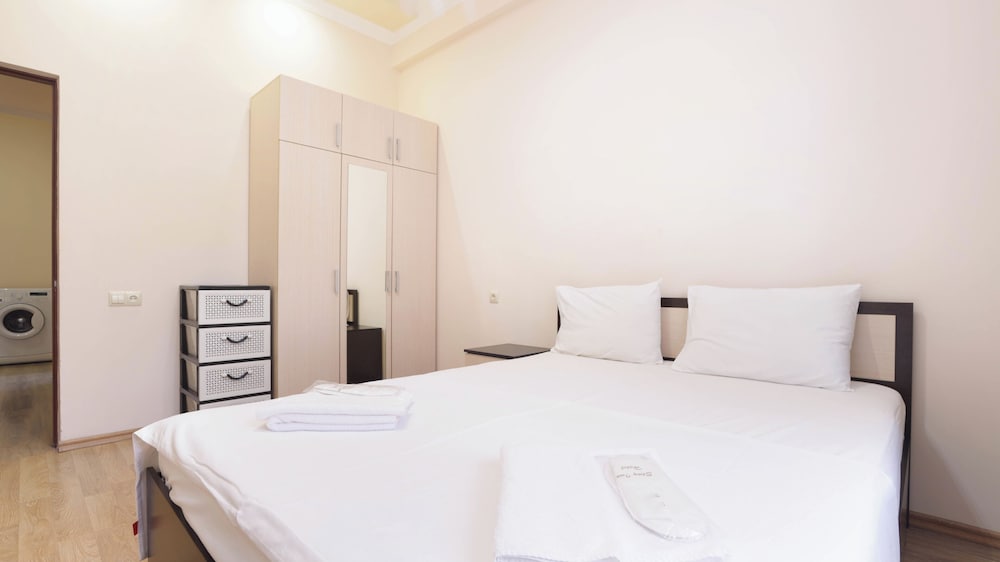 Stay Inn on Yekmalyan St