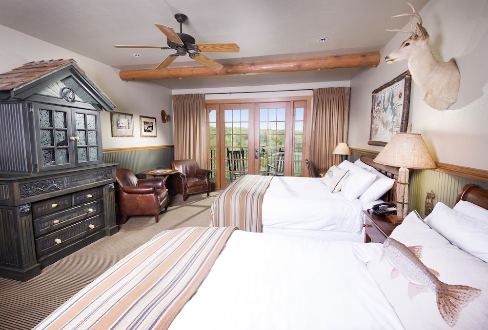 Big Cedar Lodge view 3