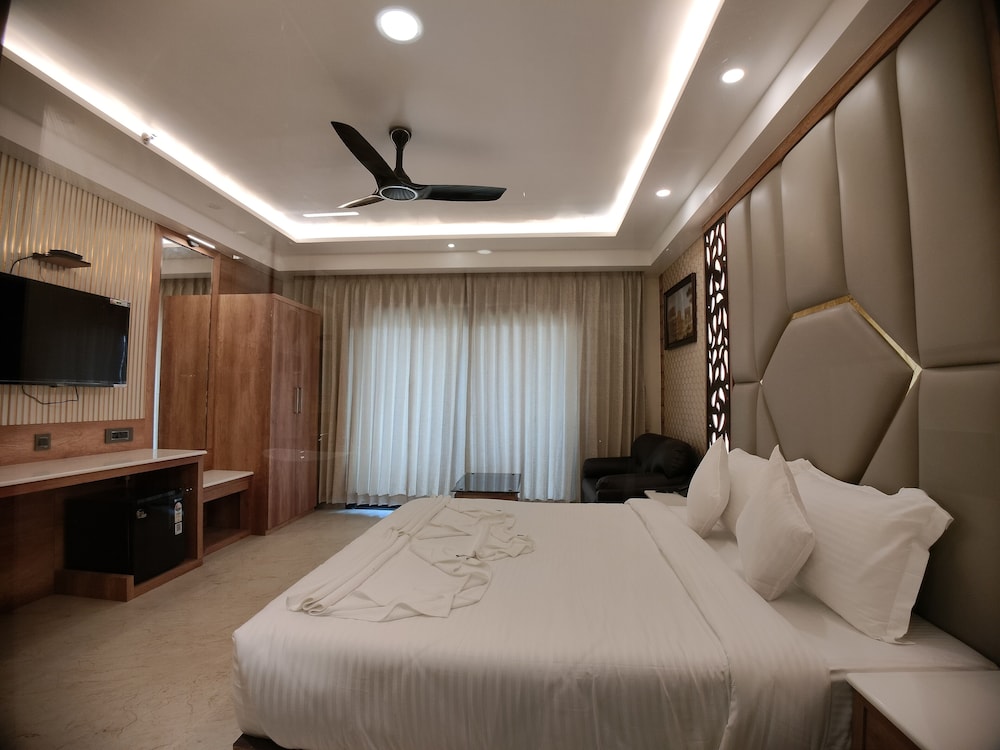 AGM GRAND HOTEL & SPA view 3