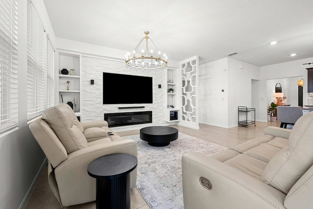 Themed 6BR Home Game Room Pool Sleeps 16