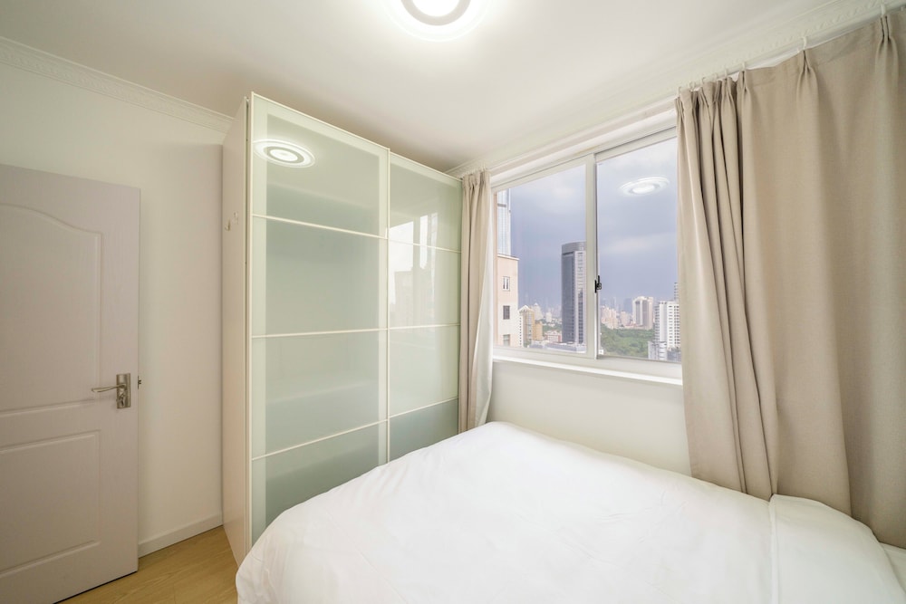Tyms Xujiahui Premium 3BR 2BA APT