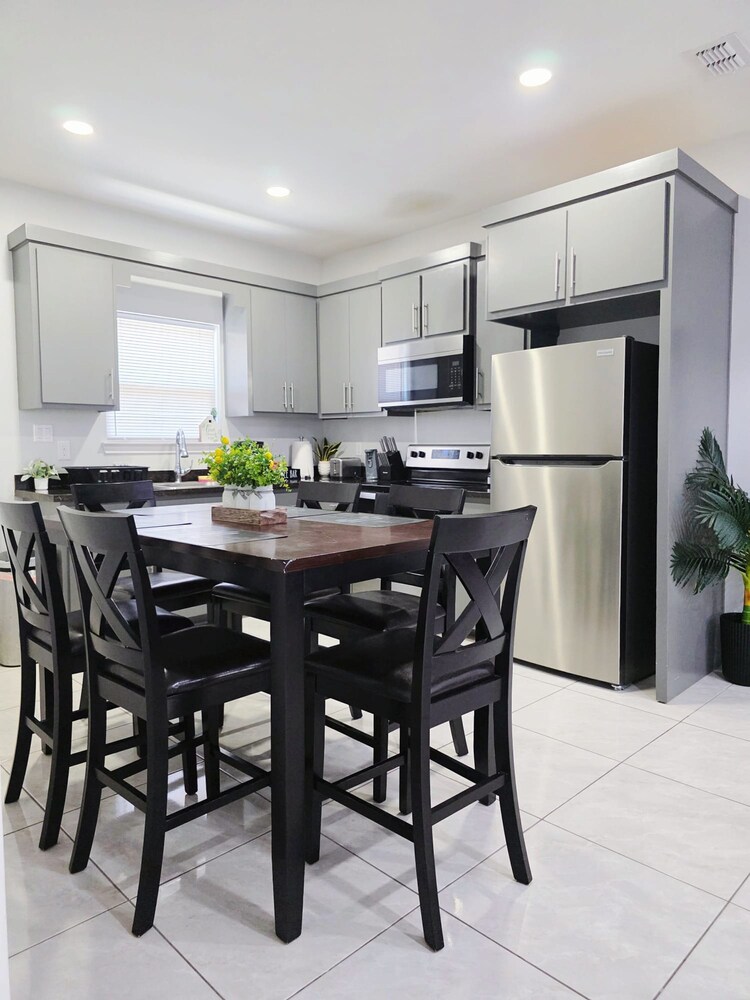 Apartment With 3 Bedrooms 40 Minutes From South Padre