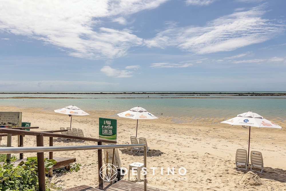 Apto Beira Mar com Vista e Pé na Areia