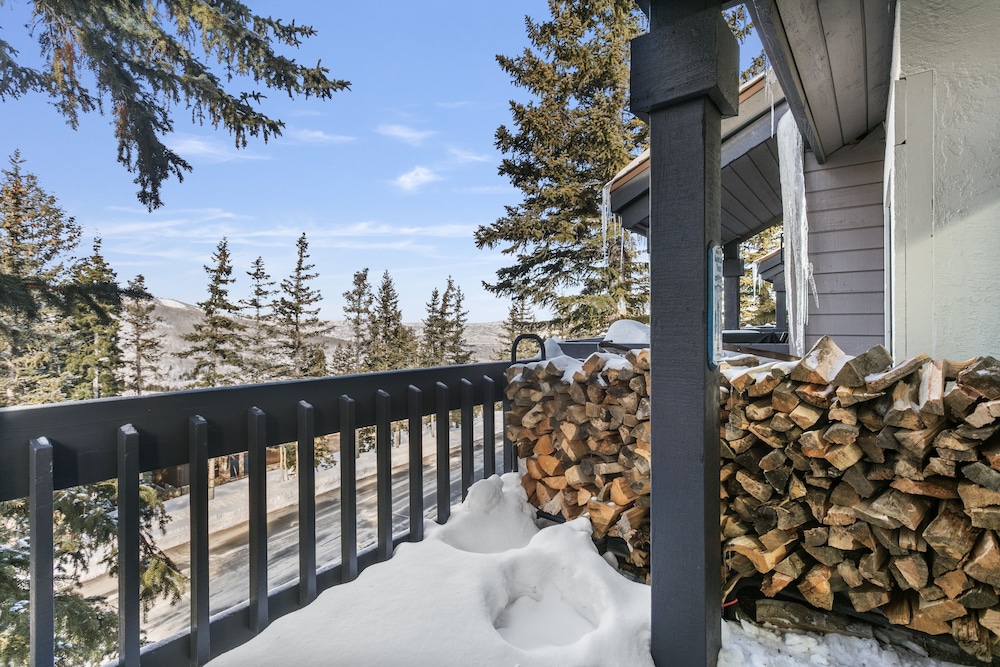 105 - Three Bedroom with Spa Ridgepoint 3 Condo