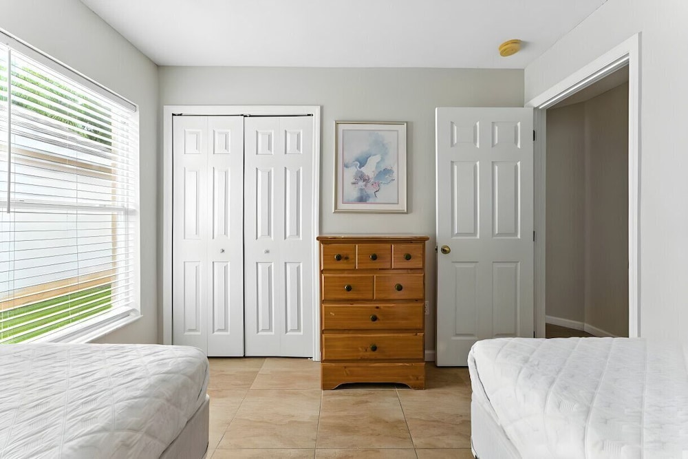 Cozy 4BR Villa w/ Priv Pool Lake Berkley Resort