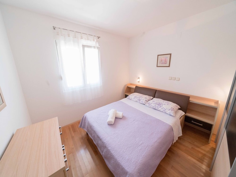Capacious Holiday Home in Maslenica view 5