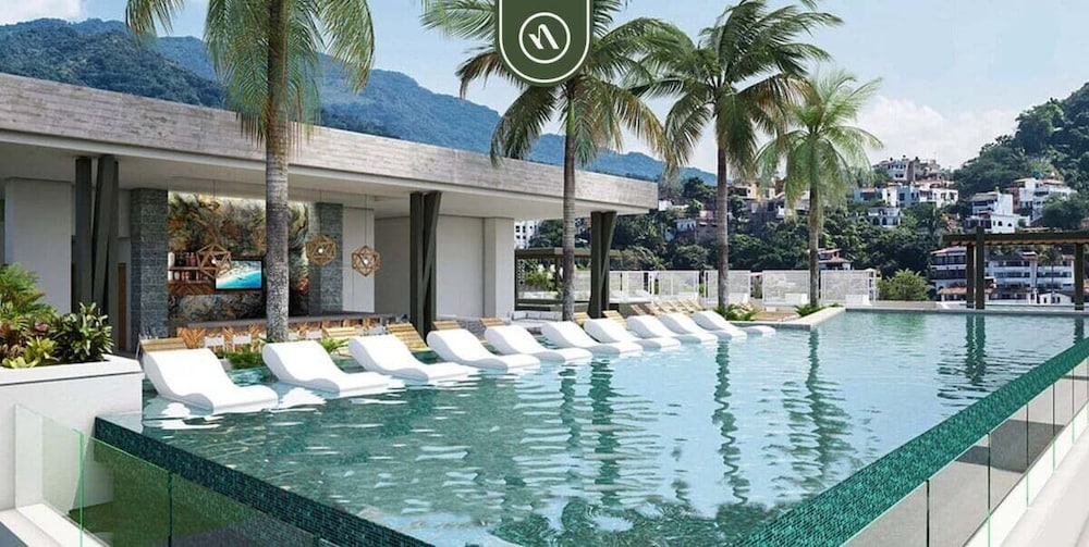 Amazing 1BR Penthouse With Balcony - Gym - Pool