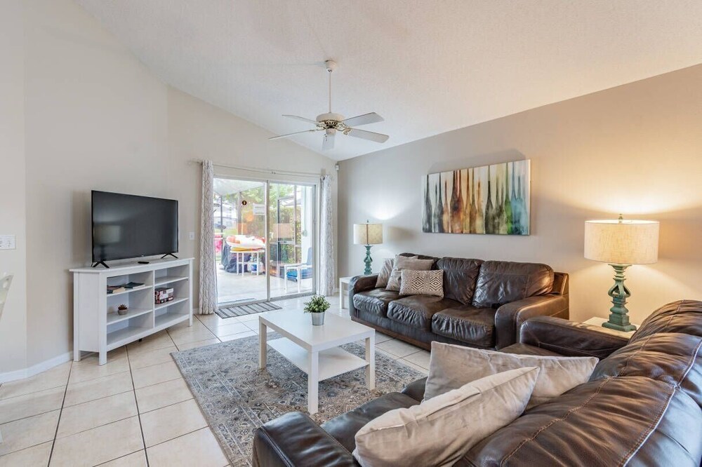 4BR Lake Berkley Home w/ Private Pool