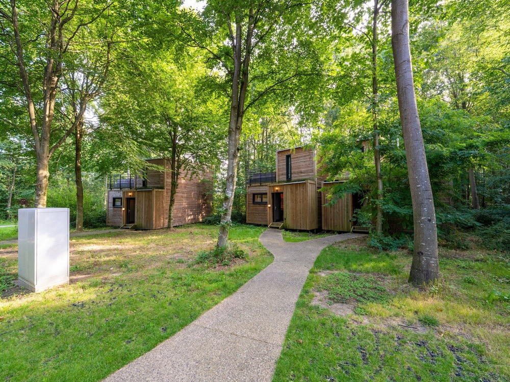 Cottage in Tournai With Forest Views