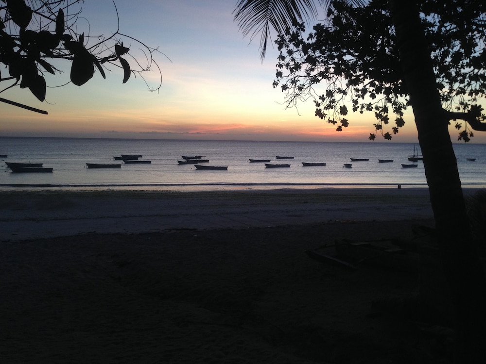 Ocean Breeze Lodge