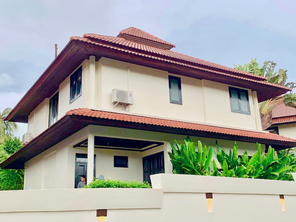 3 Bedroom Villa Beach Front Resort TG21