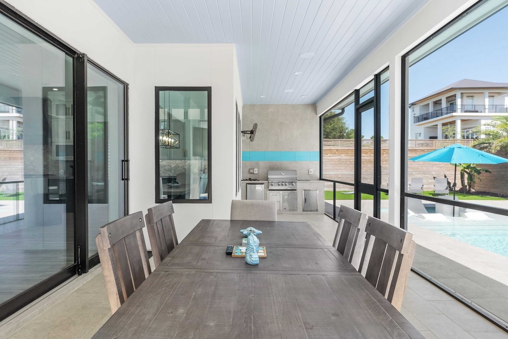 30A Happy by the Sea by Avantstay Pool, Golf Cart, Bikes
