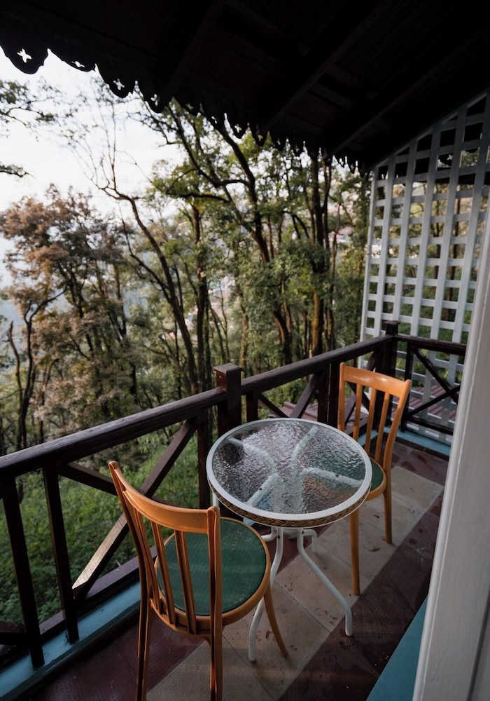 Sansa By The Woods - Manor Mussoorie