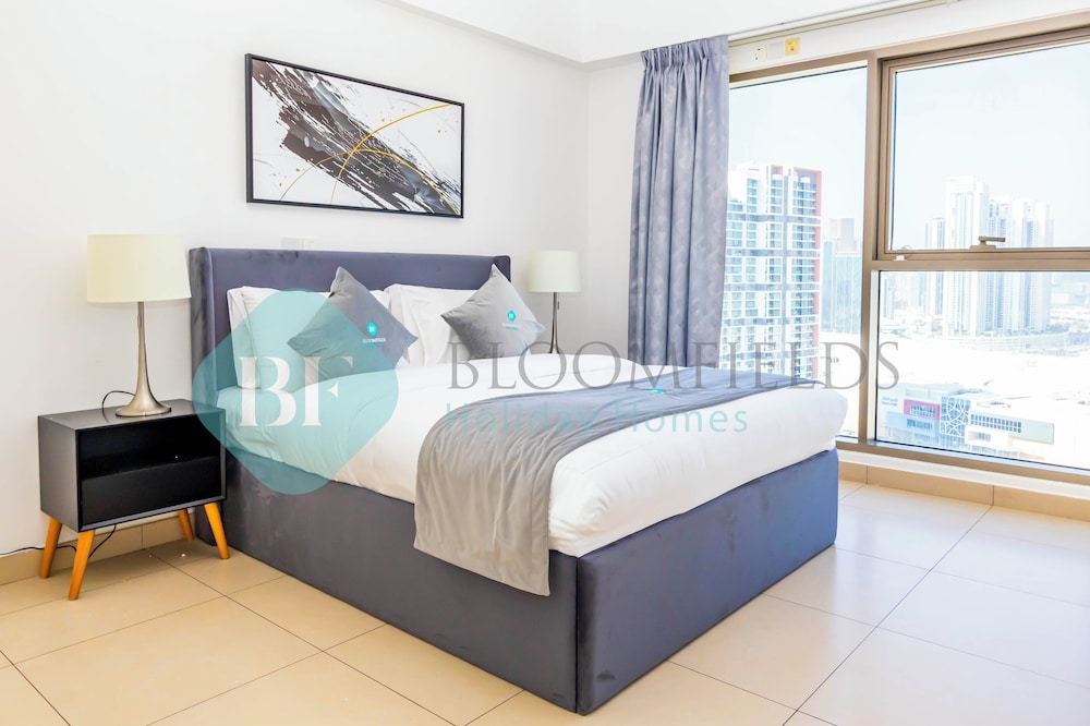 Bloomfields Elegant 2BR In Wave Tower