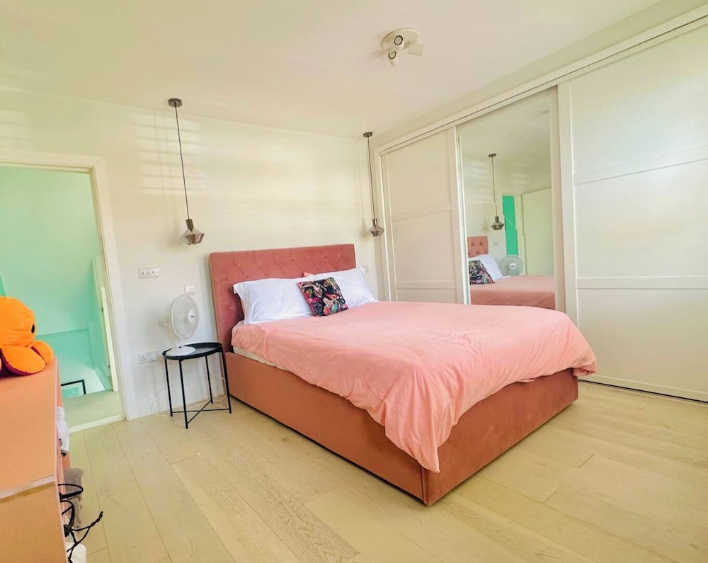 Townhouse by Notting Hill - Sleeps5/petsok/tv/wifi