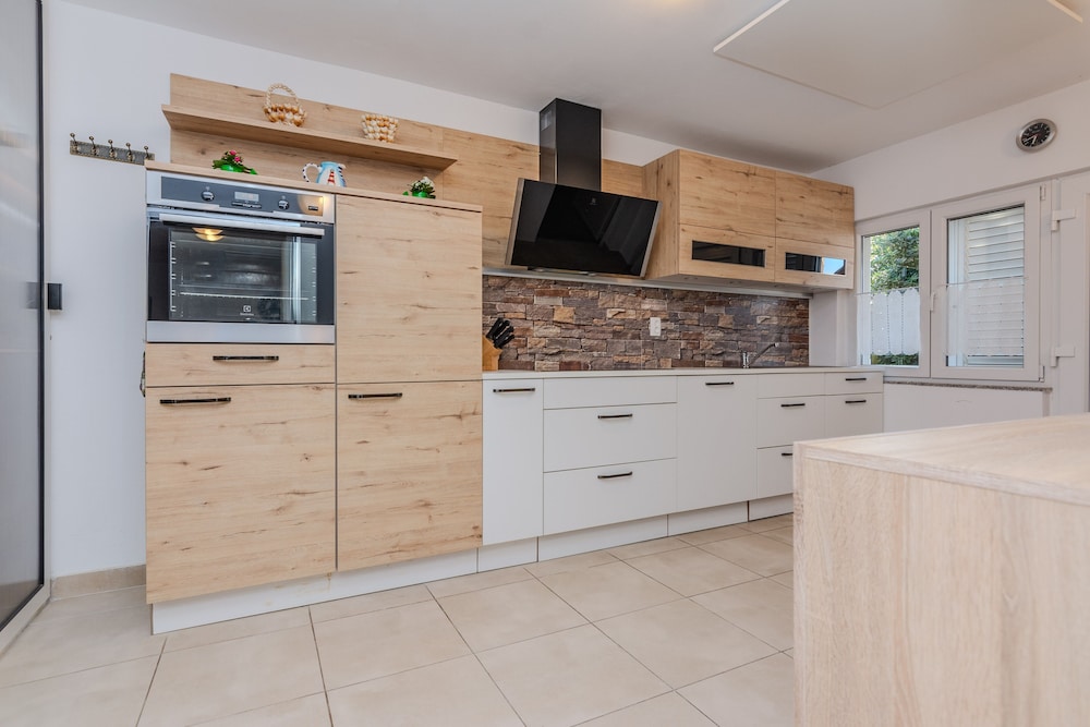Holiday home Loncar view 5