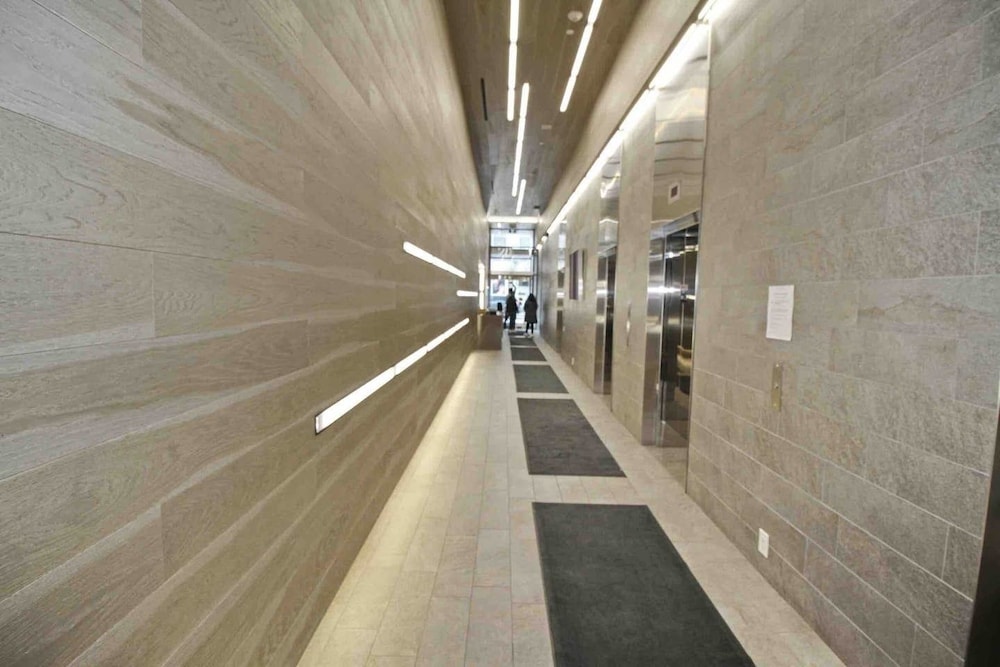 Executive Suite Entertainment District-2