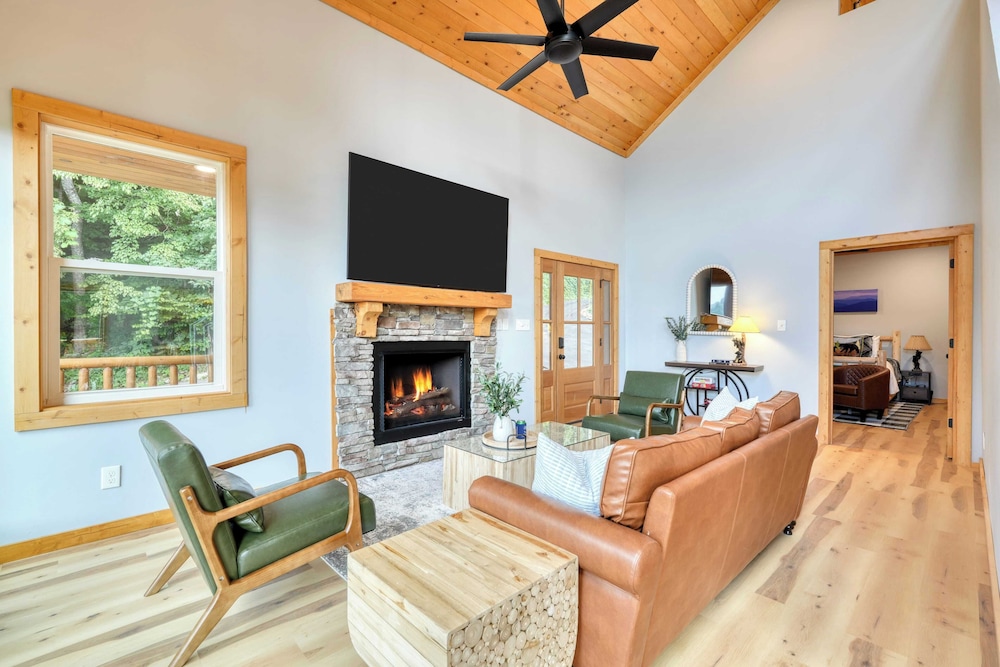Hot Tub, Game Room & Views Near Downtown Gatlinburg Perfect Too by Avantstay